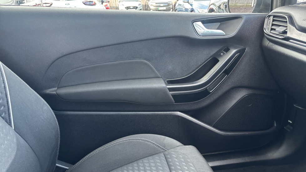 Ford Fiesta 1.1 Zetec 3dr Petrol Hatchback - Image 29