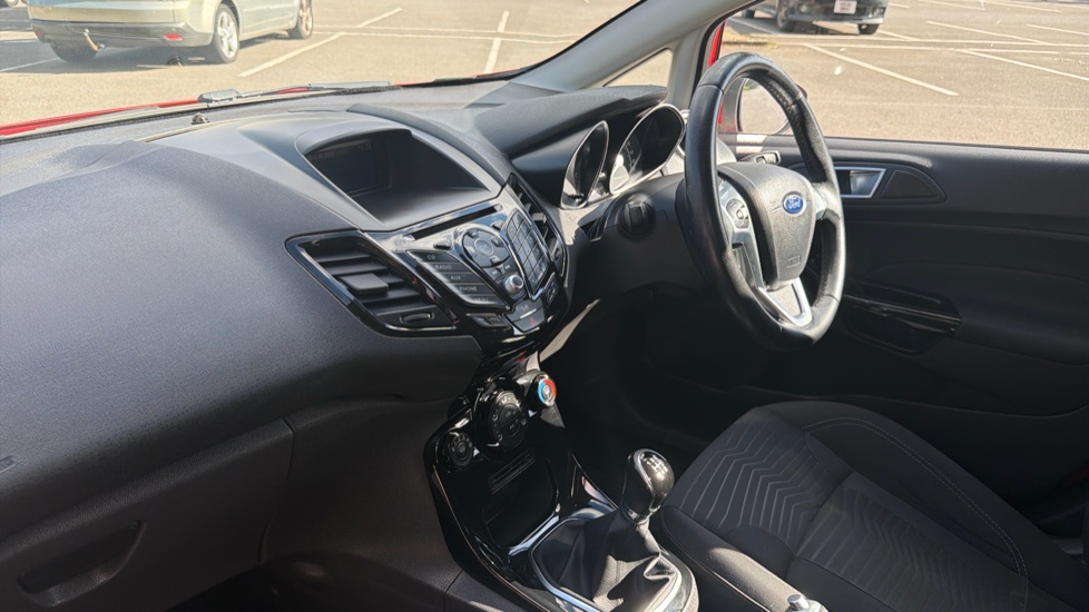 Ford Fiesta 1.25 82 Zetec 5dr Petrol Hatchback - Image 9