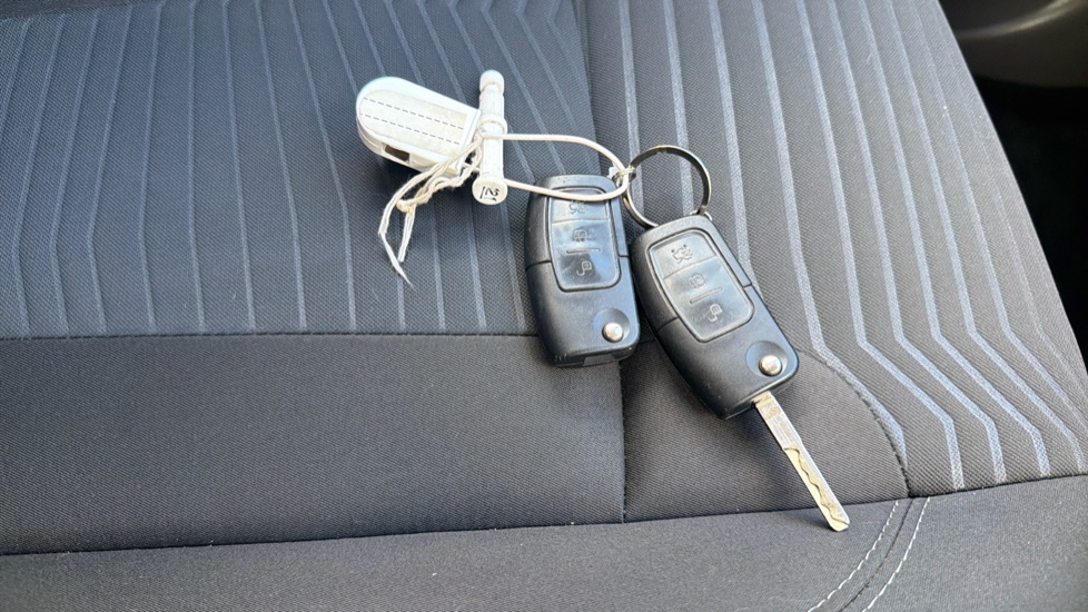 Ford Fiesta 1.25 82 Zetec 5dr Petrol Hatchback - Image 20