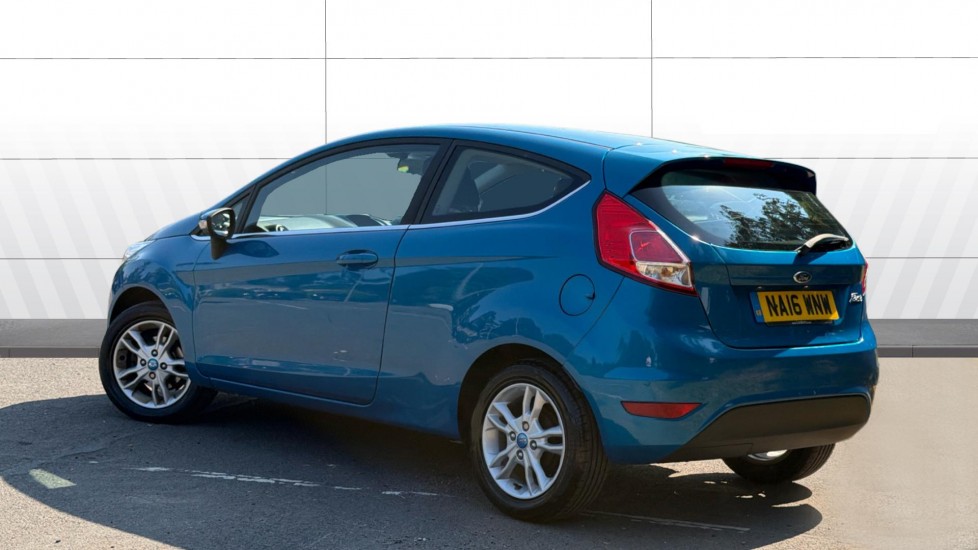 Ford Fiesta 1.25 82 Zetec 3dr Petrol Hatchback - Image 2