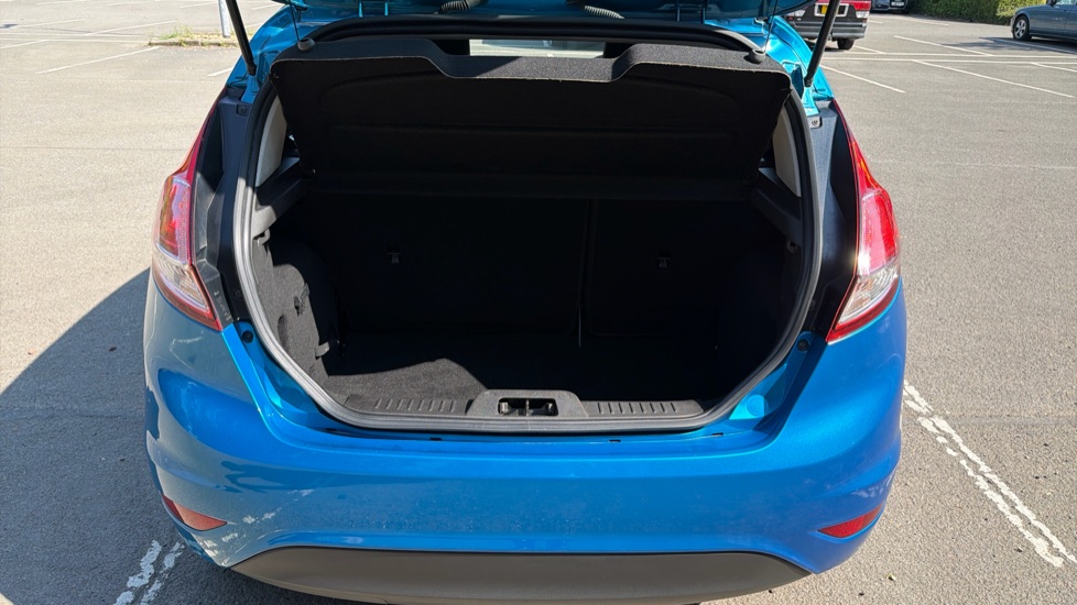 Ford Fiesta 1.25 82 Zetec 3dr Petrol Hatchback - Image 4