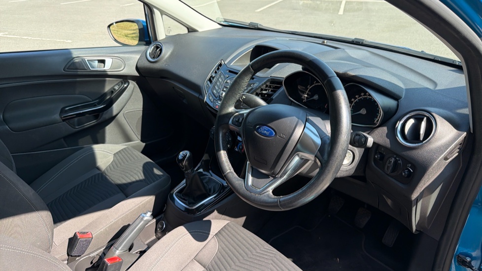 Ford Fiesta 1.25 82 Zetec 3dr Petrol Hatchback - Image 11