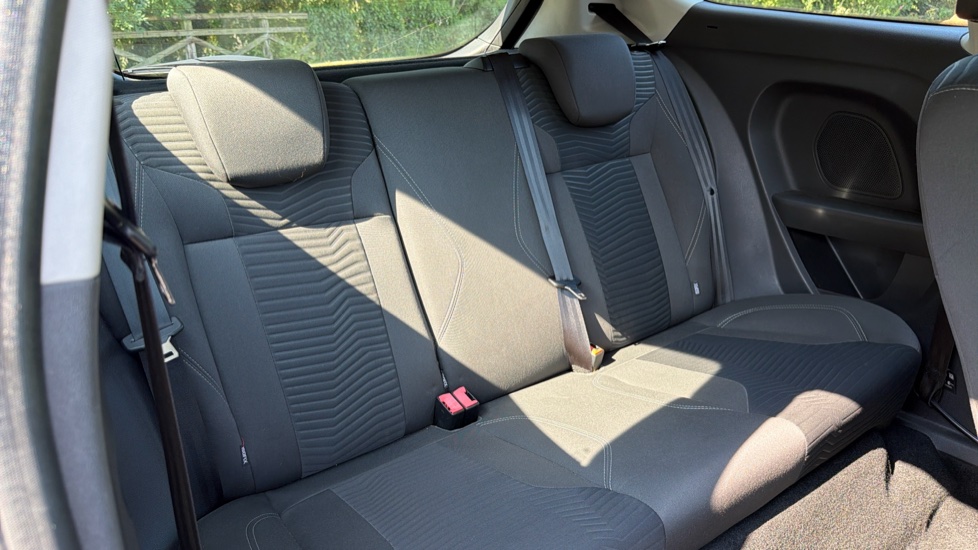 Ford Fiesta 1.25 82 Zetec 3dr Petrol Hatchback - Image 16