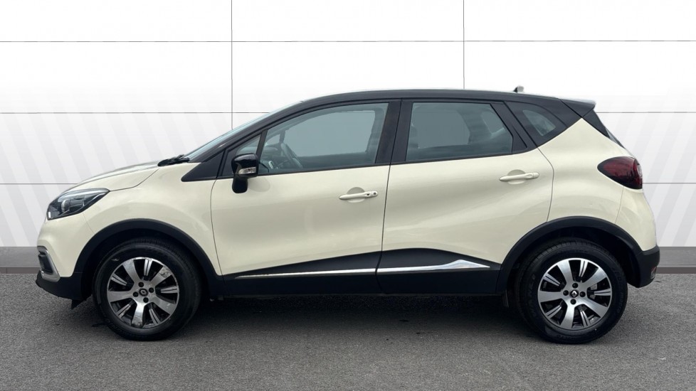 Renault Captur 0.9 TCE 90 Play 5dr Petrol Hatchback - Image 5