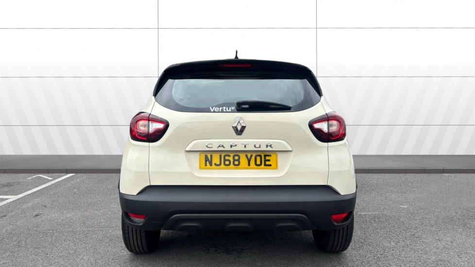 Renault Captur 0.9 TCE 90 Play 5dr Petrol Hatchback - Image 6