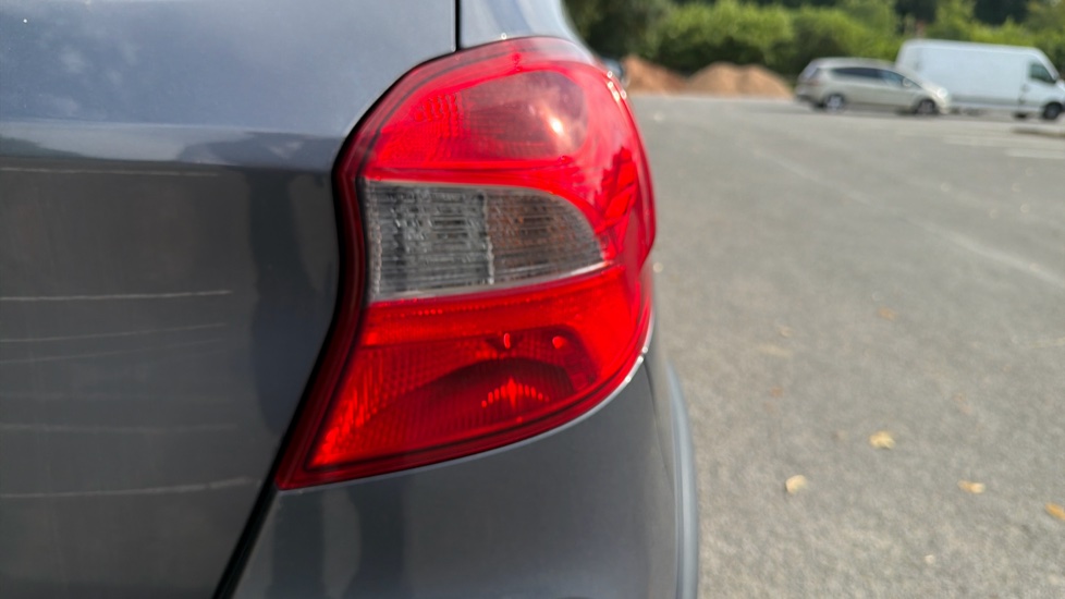 Ford KA+ 1.2 85 Active 5dr Petrol Hatchback - Image 26