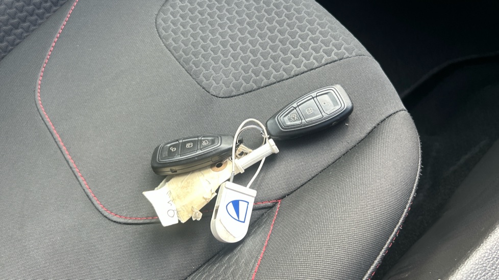 Ford Focus 1.0 EcoBoost 125 Zetec S 5dr Petrol Hatchback - Image 20