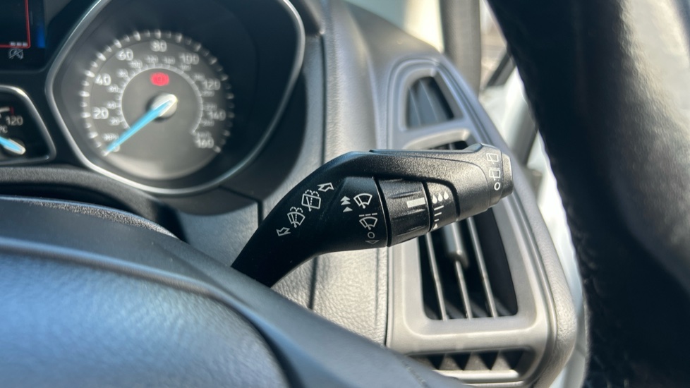 Ford Focus 1.0 EcoBoost 125 Zetec S 5dr Petrol Hatchback - Image 30