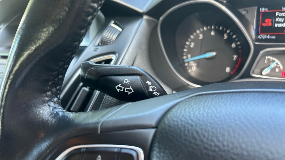 Ford Focus 1.0 EcoBoost 125 Zetec S 5dr Petrol Hatchback - Image 32