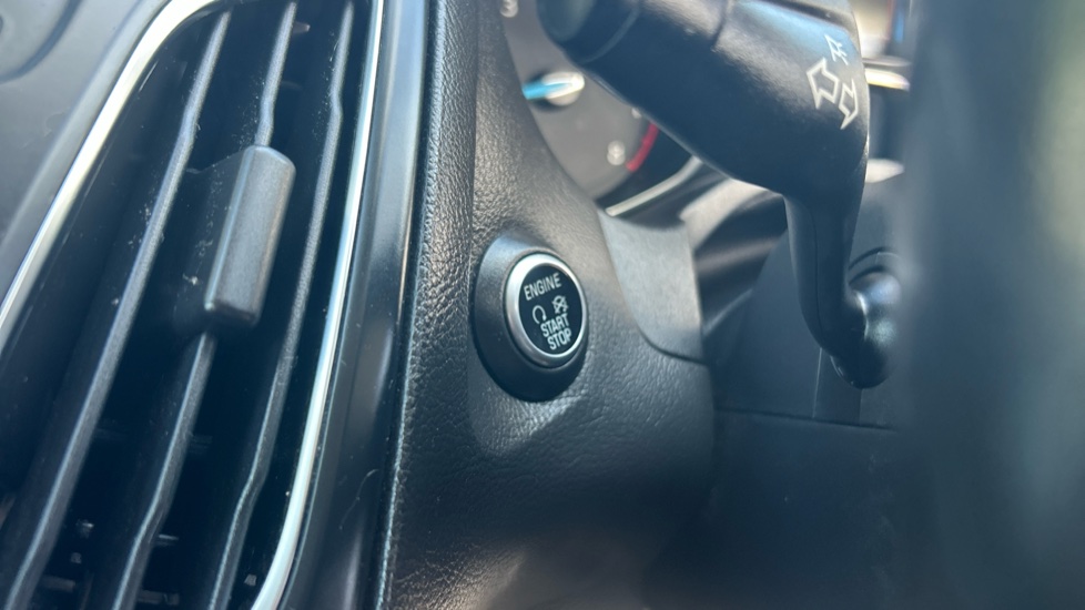 Ford Focus 1.0 EcoBoost 125 Zetec S 5dr Petrol Hatchback - Image 38