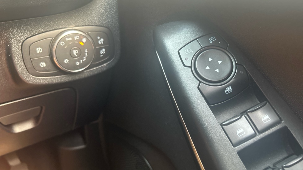 Ford Fiesta 1.0 EcoBoost Titanium 5dr Petrol Hatchback - Image 24