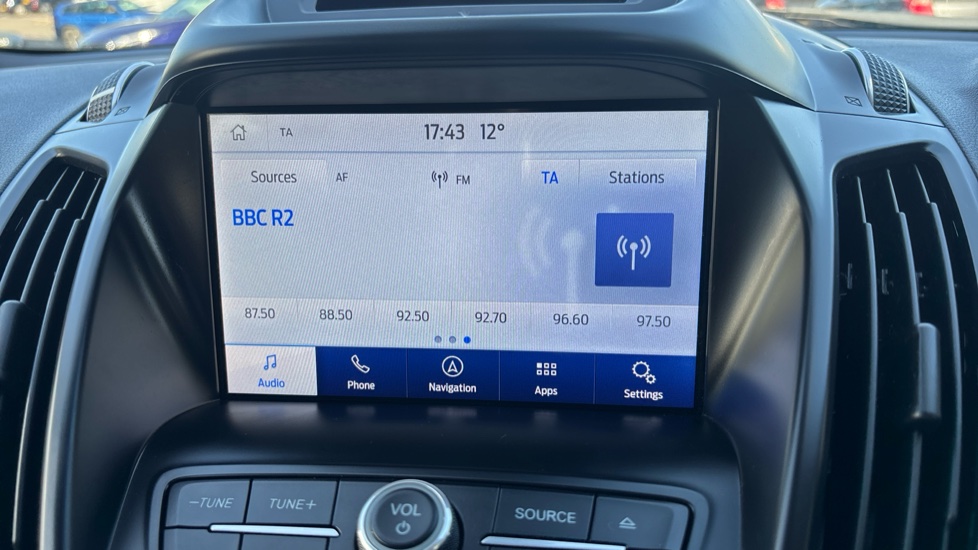 Ford Kuga 2.0 TDCi Titanium Edition 5dr 2WD Diesel Estate - Image 32