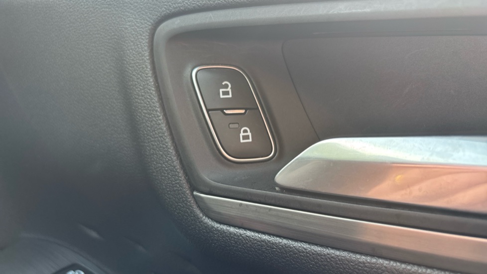 Ford Kuga 2.0 EcoBlue mHEV Titanium Edition 5dr Diesel Estate - Image 26