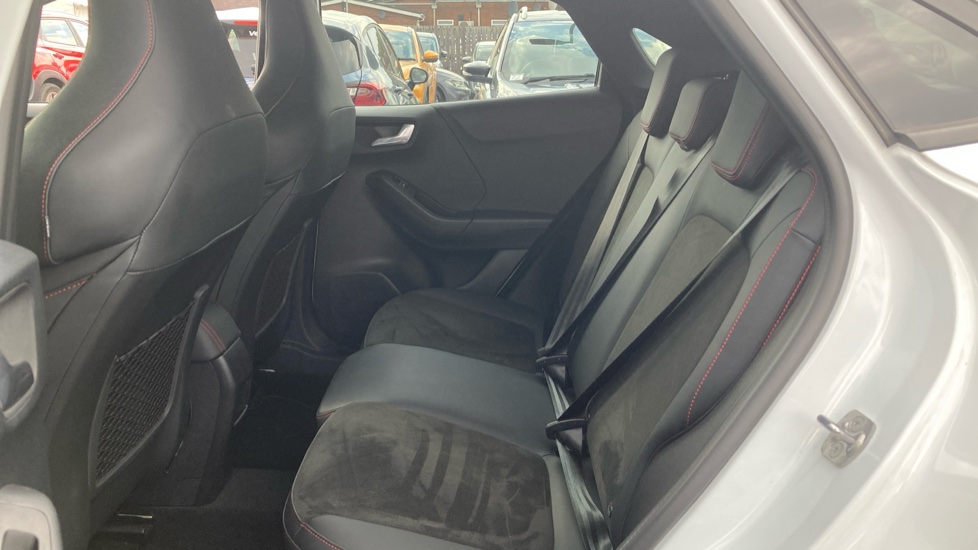 Ford Puma ST 1.0 EcoBoost Hybrid mHEV ST 5dr DCT Petrol Hatchback - Image 16