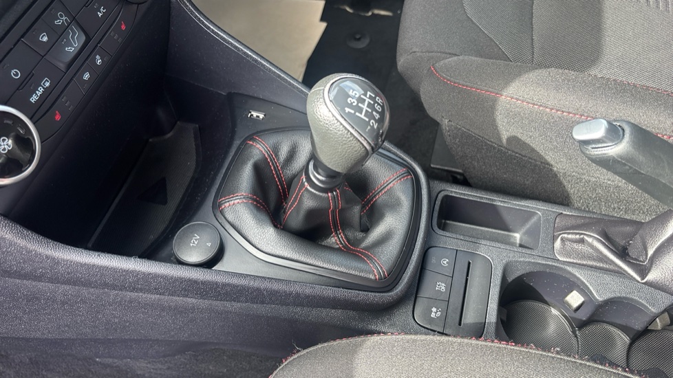 Ford Fiesta 1.0 EcoBoost Hybrid mHEV 125 ST-Line 5dr Petrol Hatchback - Image 13
