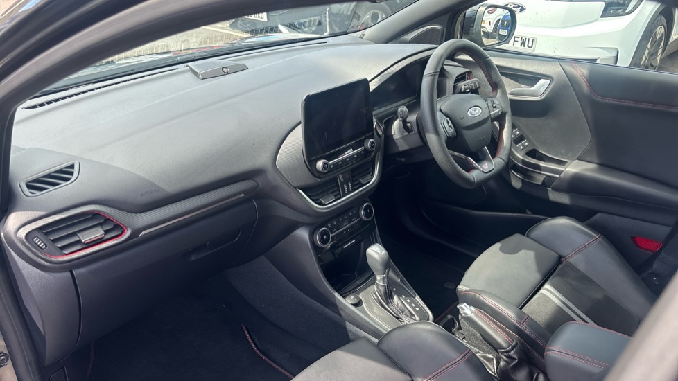 Ford Puma ST 1.0 EcoBoost Hybrid mHEV ST 5dr DCT Petrol Hatchback - Image 9