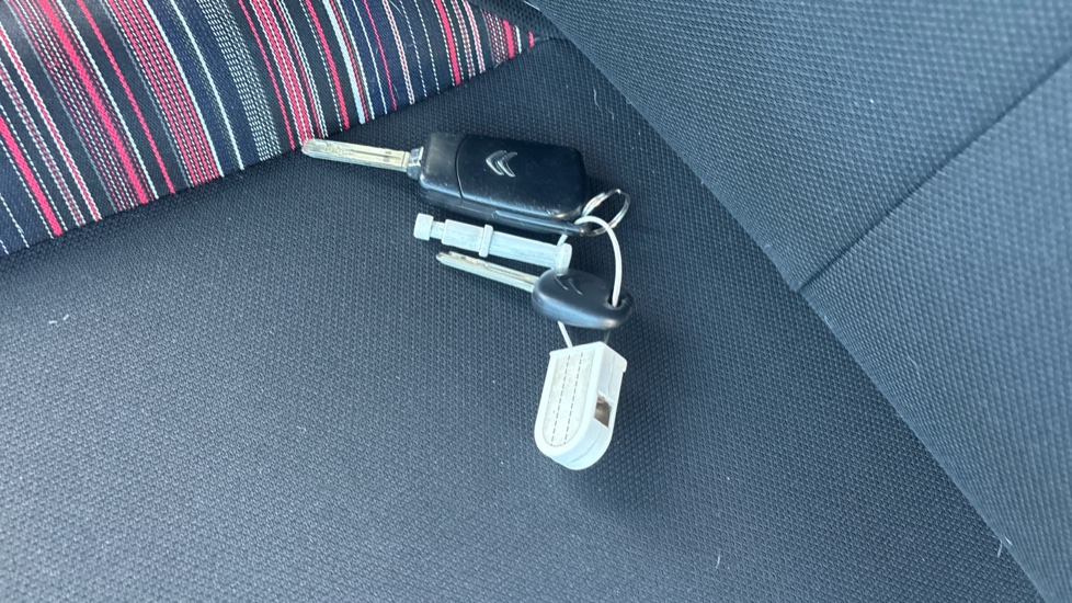 Citroen C1 1.0 VTi Feel 3dr Petrol Hatchback - Image 20