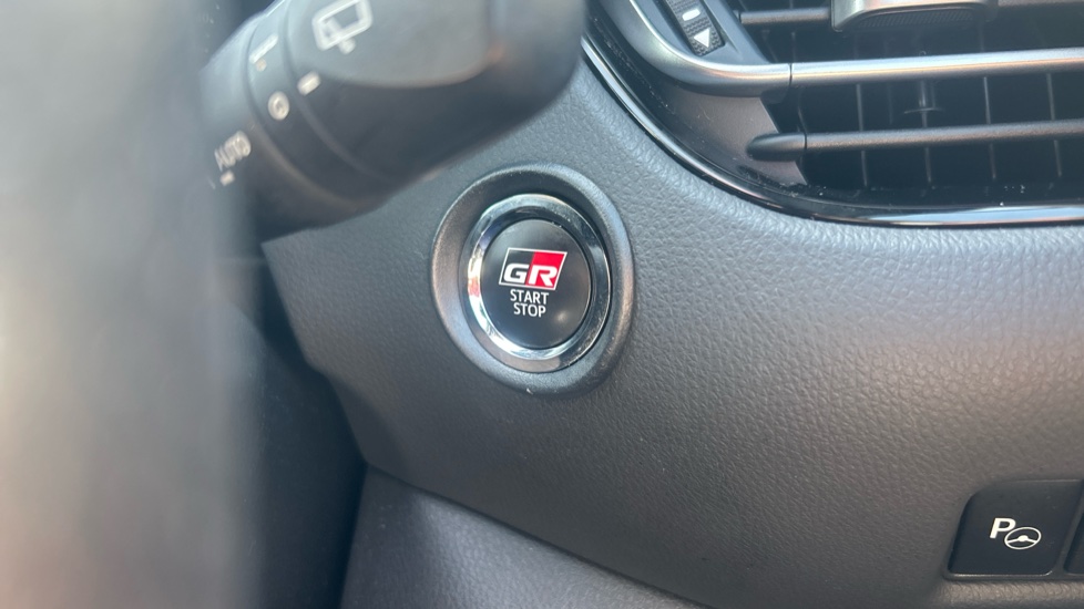 Toyota C-HR 1.8 Hybrid GR Sport 5dr CVT Hybrid Hatchback - Image 33