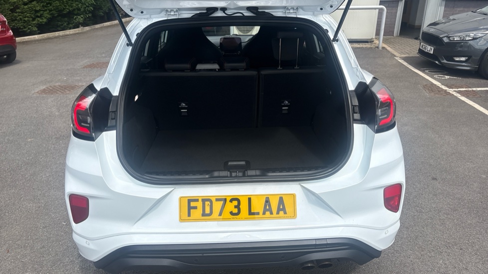 Ford Puma ST 1.0 EcoBoost Hybrid mHEV ST 5dr DCT Petrol Hatchback - Image 4
