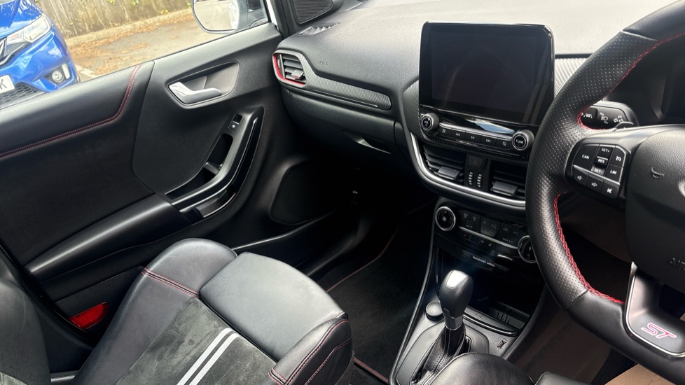Ford Puma ST 1.0 EcoBoost Hybrid mHEV ST 5dr DCT Petrol Hatchback - Image 14
