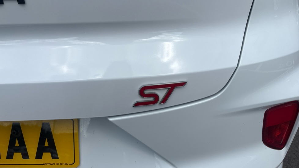 Ford Puma ST 1.0 EcoBoost Hybrid mHEV ST 5dr DCT Petrol Hatchback - Image 21