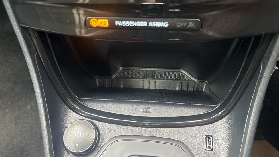 Ford Puma ST 1.0 EcoBoost Hybrid mHEV ST 5dr DCT Petrol Hatchback - Image 32