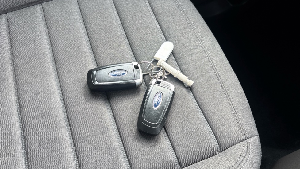 Ford Tourneo Connect 1.5 EcoBlue 120 Titanium 5dr Powershift Diesel Estate - Image 20