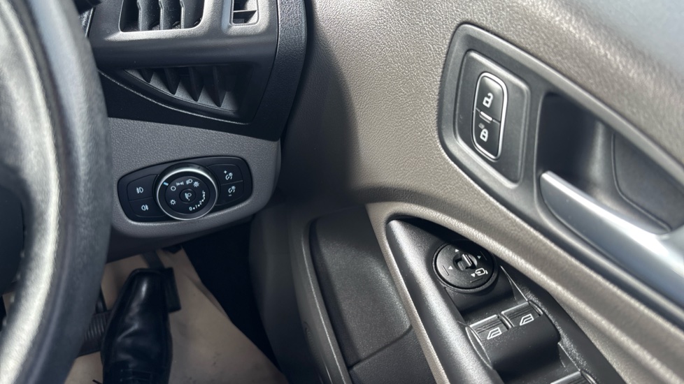 Ford Tourneo Connect 1.5 EcoBlue 120 Titanium 5dr Powershift Diesel Estate - Image 28