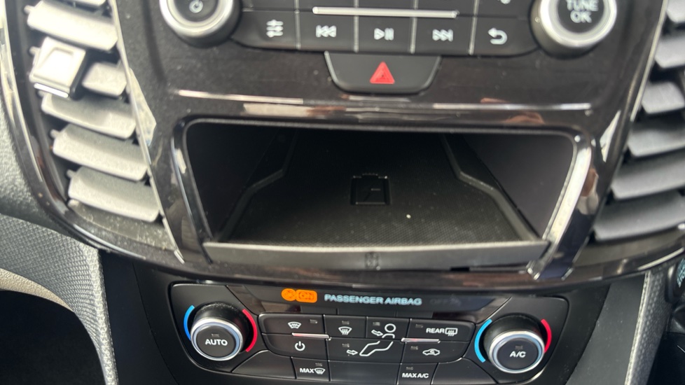 Ford Tourneo Connect 1.5 EcoBlue 120 Titanium 5dr Powershift Diesel Estate - Image 30
