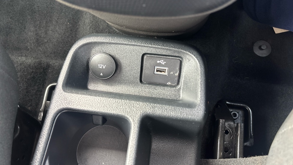 Ford Tourneo Connect 1.5 EcoBlue 120 Titanium 5dr Powershift Diesel Estate - Image 32