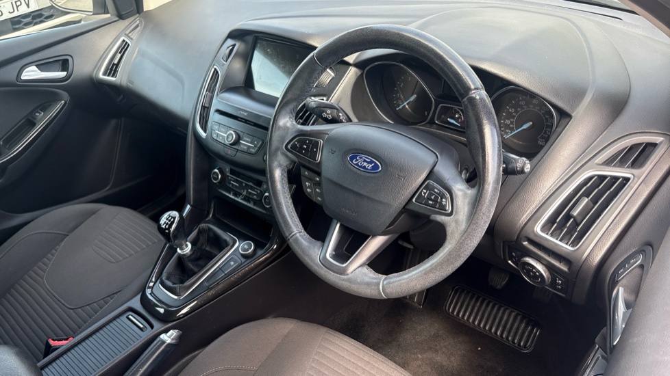 Ford Focus 1.0 EcoBoost 125 Titanium 5dr Petrol Hatchback - Image 11