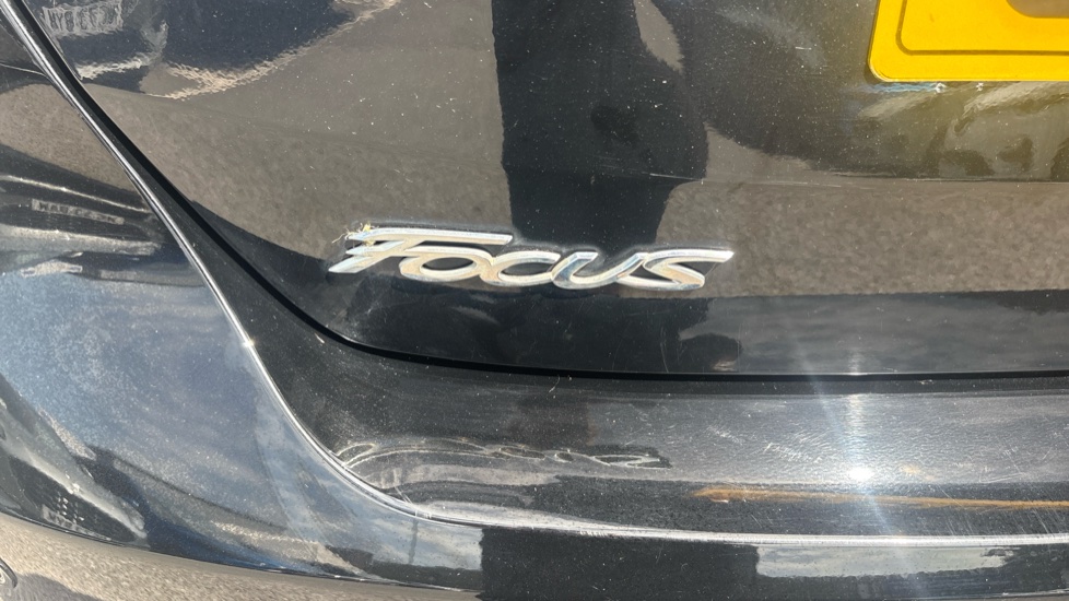 Ford Focus 1.0 EcoBoost 125 Titanium 5dr Petrol Hatchback - Image 21