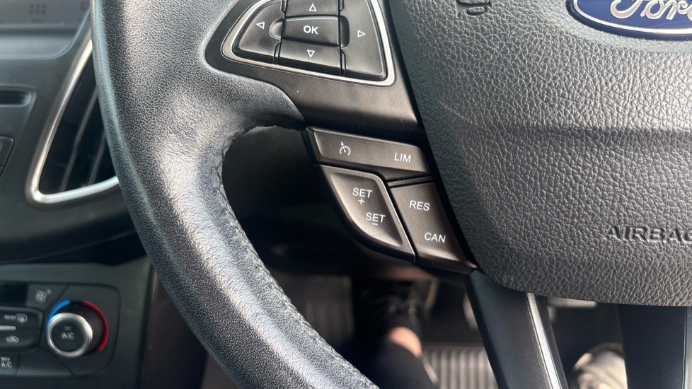 Ford Focus 1.0 EcoBoost 125 Titanium 5dr Petrol Hatchback - Image 27