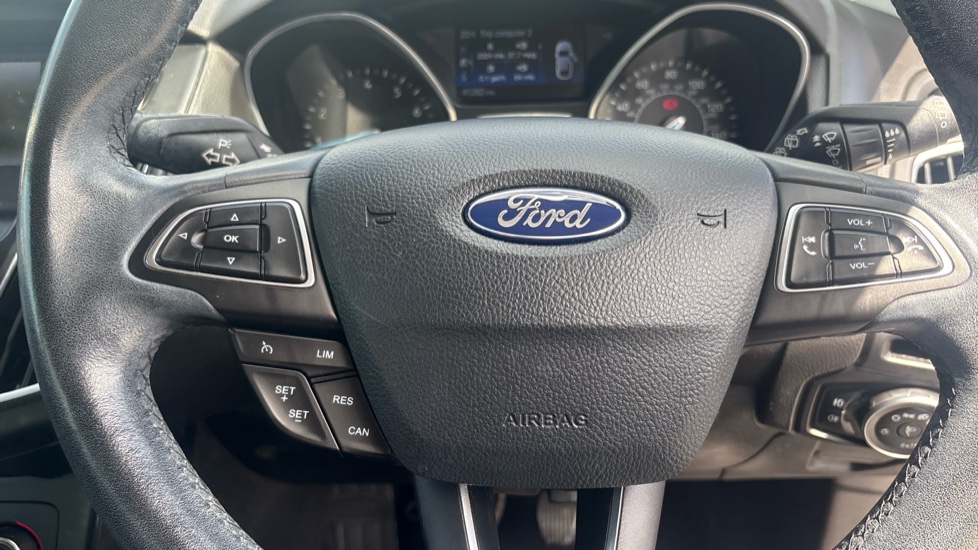 Ford Focus 1.0 EcoBoost 125 Titanium 5dr Petrol Hatchback - Image 30