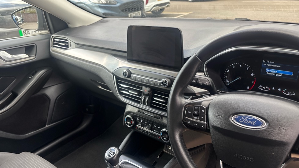 Ford Focus 1.0 EcoBoost Hybrid mHEV 125 Titanium Edition 5dr Petrol Hatchback - Image 14