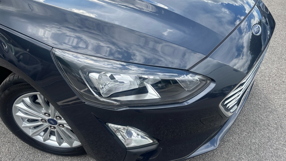 Ford Focus 1.0 EcoBoost Hybrid mHEV 125 Titanium Edition 5dr Petrol Hatchback - Image 22