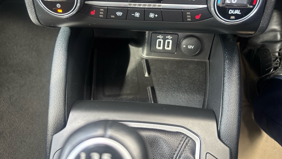 Ford Focus 1.0 EcoBoost Hybrid mHEV 125 Titanium Edition 5dr Petrol Hatchback - Image 28
