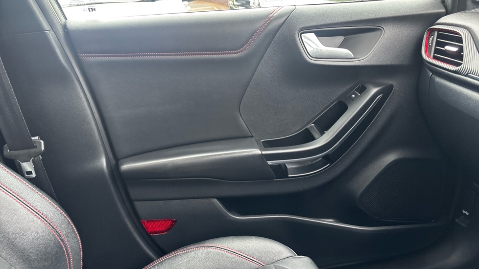 Ford Puma 1.0 EcoBoost Hybrid mHEV 155 ST-Line X 1st Ed+ 5dr Petrol Hatchback - Image 37
