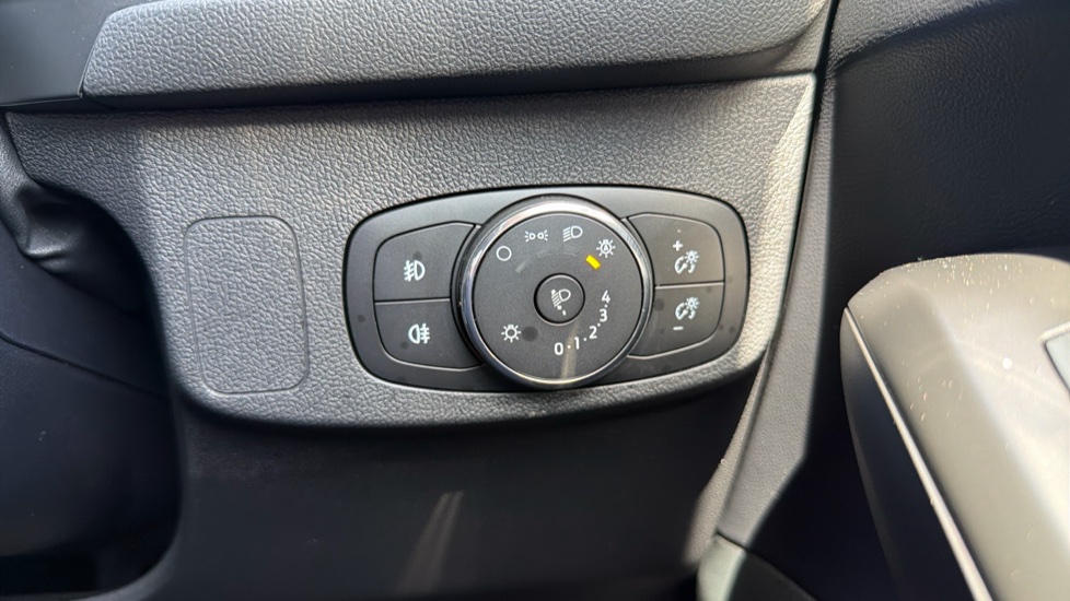 Ford Focus 1.0 EcoBoost Hybrid mHEV 155 Active X 5dr Auto Petrol Hatchback - Image 24
