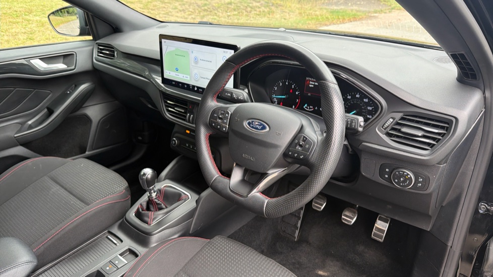 Ford Focus 1.0 EcoBoost ST-Line 5dr Petrol Hatchback - Image 11