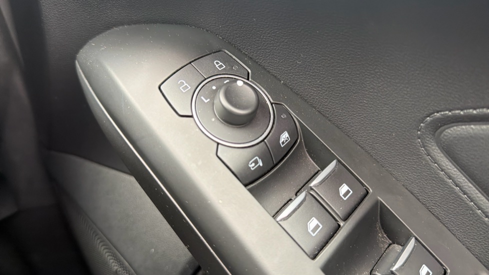 Ford Focus 1.0 EcoBoost ST-Line 5dr Petrol Hatchback - Image 25