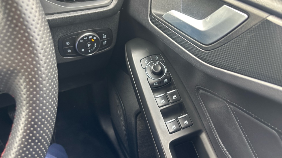 Ford Focus 1.0 EcoBoost ST-Line 5dr Petrol Hatchback - Image 27