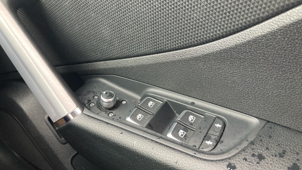 Audi Q2 35 TFSI S Line 5dr S Tronic Petrol Estate - Image 21
