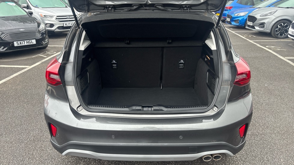 Ford Focus 1.0 EcoBoost Active 5dr Petrol Hatchback - Image 4