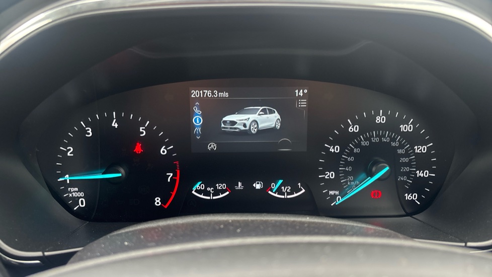 Ford Focus 1.0 EcoBoost Active 5dr Petrol Hatchback - Image 18