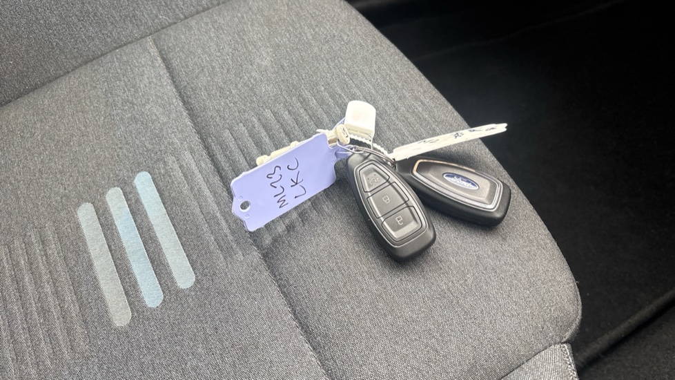Ford Focus 1.0 EcoBoost Active 5dr Petrol Hatchback - Image 20