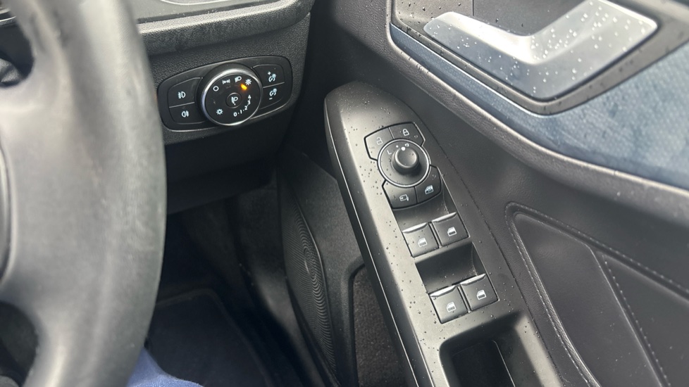 Ford Focus 1.0 EcoBoost Active 5dr Petrol Hatchback - Image 26