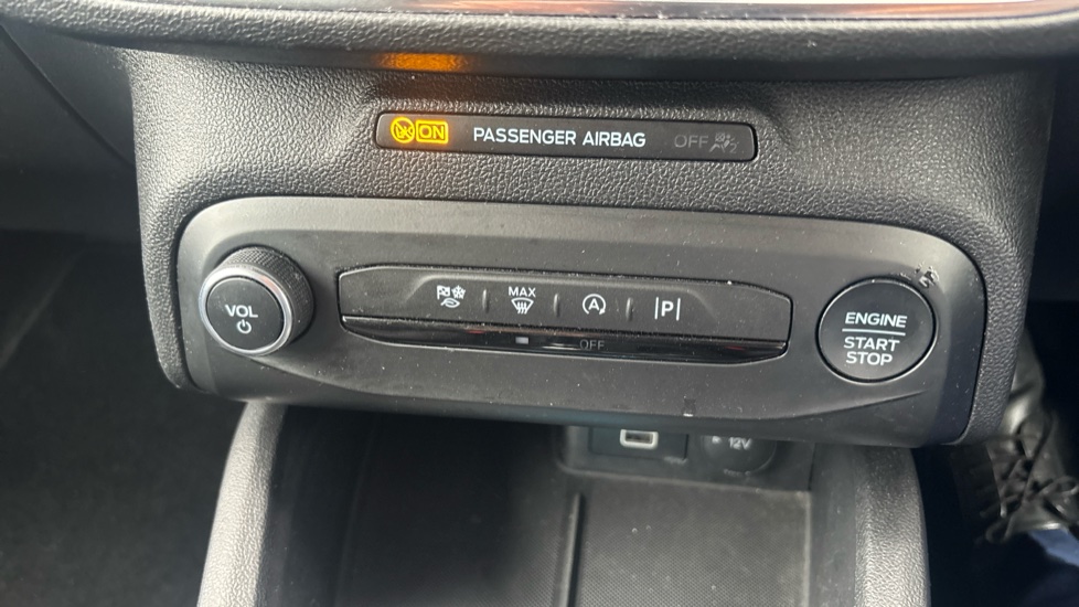 Ford Focus 1.0 EcoBoost Active 5dr Petrol Hatchback - Image 28