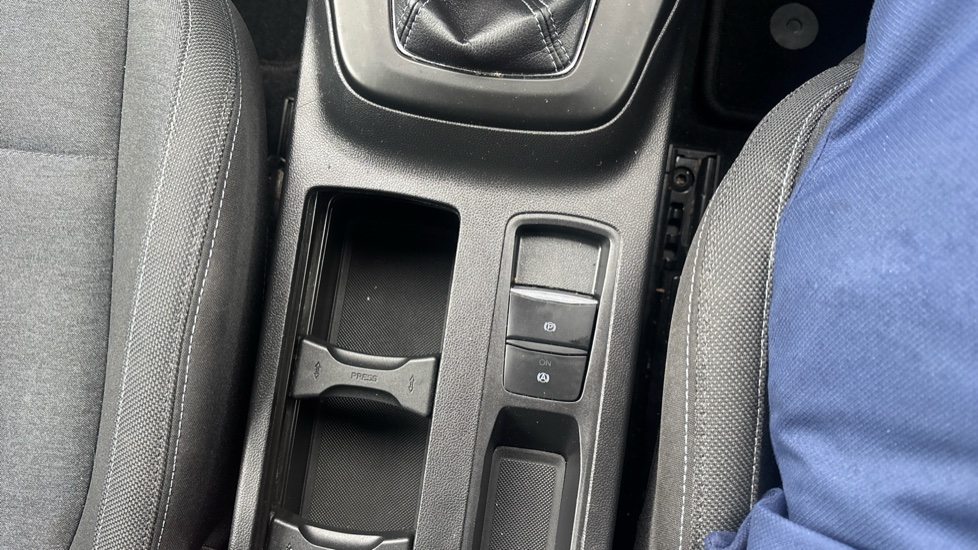 Ford Focus 1.0 EcoBoost Active 5dr Petrol Hatchback - Image 30
