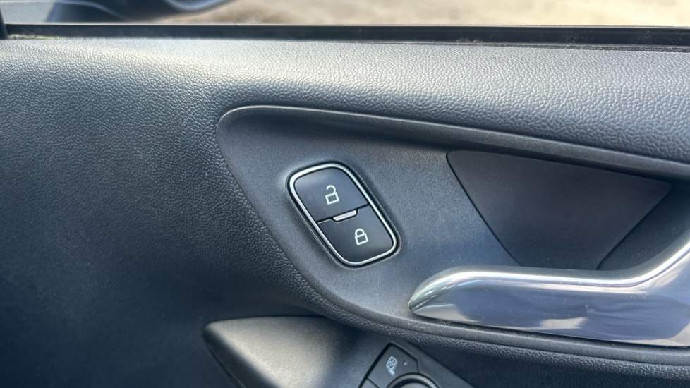 Ford Fiesta 1.0 EcoBoost Active 5dr Petrol Hatchback - Image 27